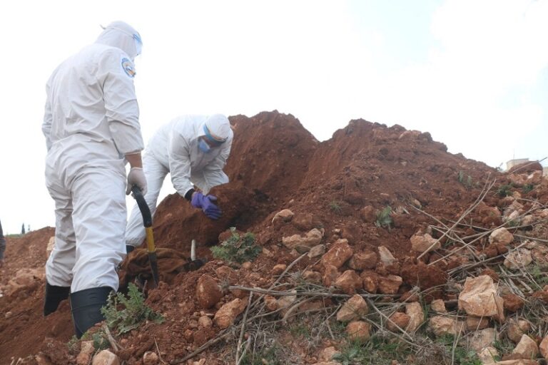 خلال أقل من شهر.. الدفاع المدني ينتشل رفات جثث من ريف حلب الشرقي