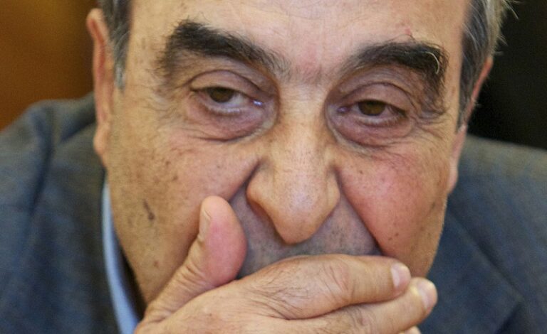 وصية ميشيل كيلو للسوريين على فراش المرض: لن تقهروا الاستبداد منفردين