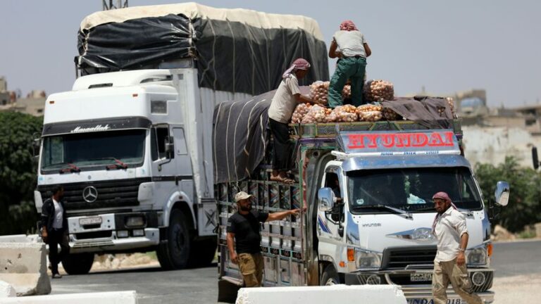 اتفاق جديد بين النظام والأكراد يعيد افتتاح المعابر بين شطري الفرات