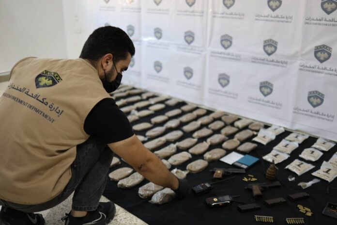 طرطوس.. تفكيك خلية لتجارة المخدرات وضبط كميات من الحشيش والكبتاغون